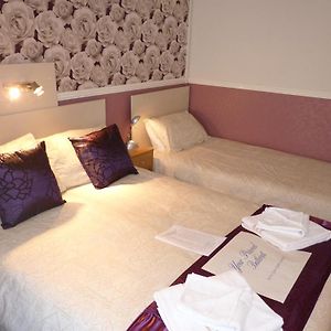 Zimmer mit zwei Einzelbetten